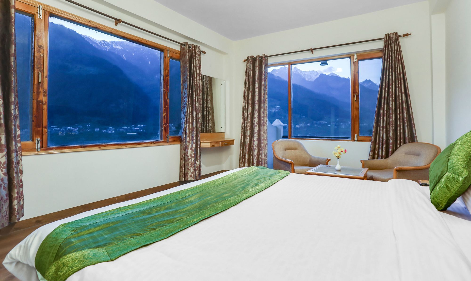 Treebo Retreat Hotel